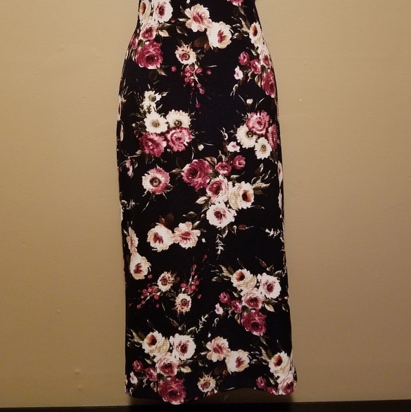 Dress - Picture 4 of 5